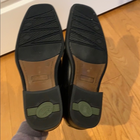 Dress shoes - Picture 2 of 4